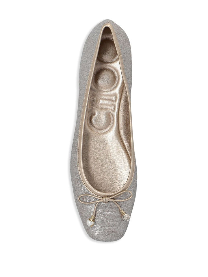 Jimmy Choo Flache Schuhe Silberne Schleife