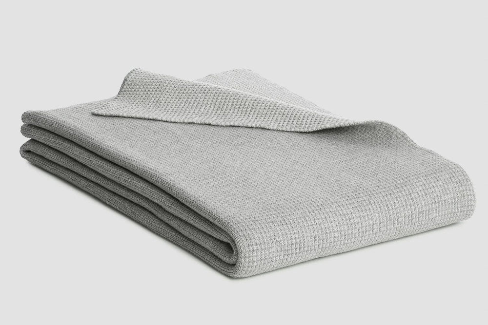 Bemboka Blankets King /Single 220 x 180cm / Dove/ Oyster Bemboka Reversible Box Knitted Weighted Blankets Bemboka: Luxury Reversible Box Knitted Weighted Blankets Brand