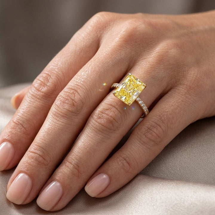 LEIBISH Fancy Yellow Radiant Diamond Side-Stone Ring VVS1 GIA Brand Ring