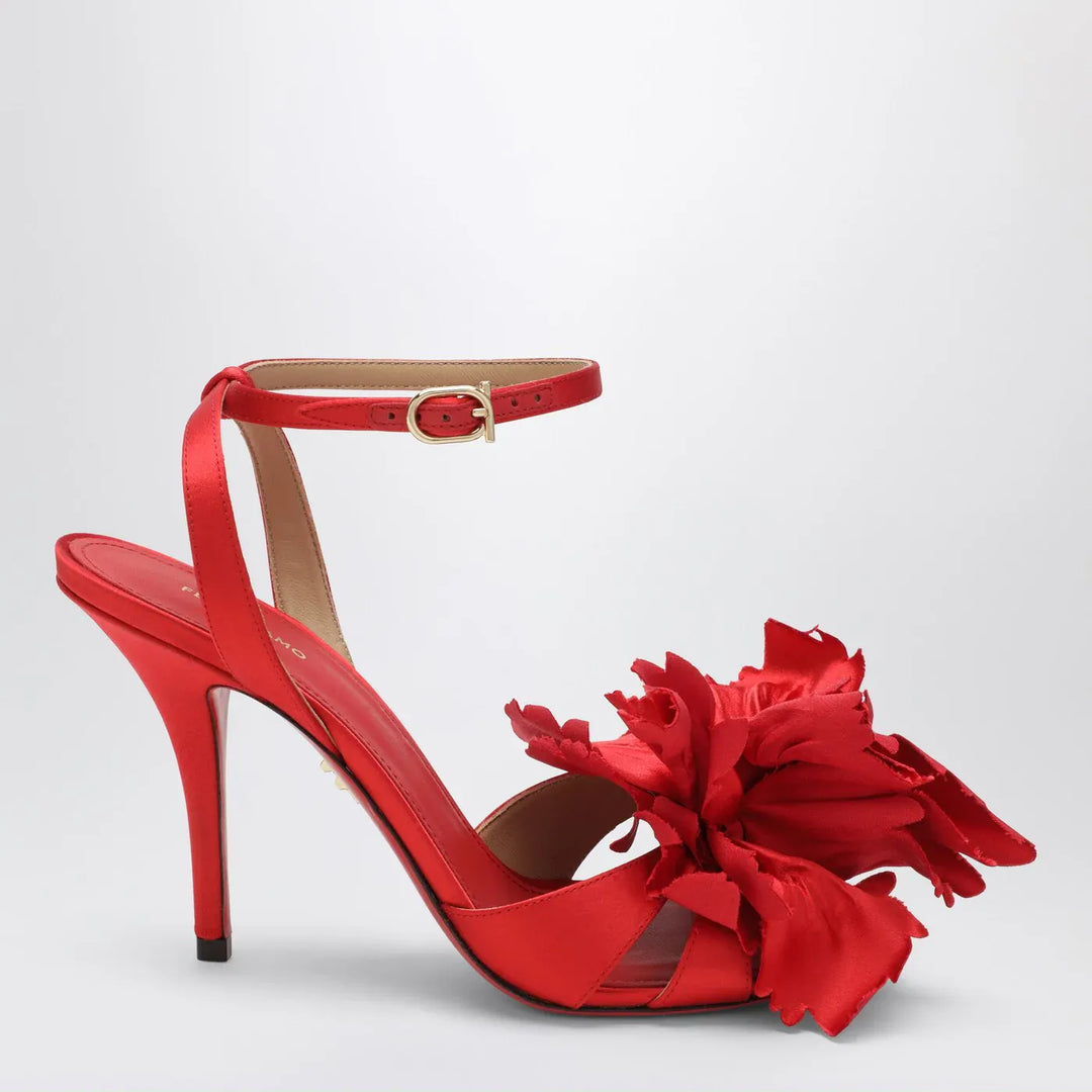 Ferragamo - Red satin sandals with flower Brand Sandals 7,5 US